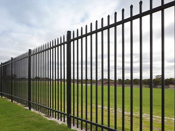 Steel Fence – Spear Picket Top and Flat Top