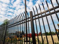 Steel Fence – Spear Picket Top and Flat Top