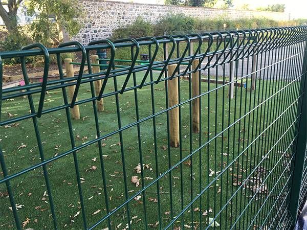 ROLL TOP FENCE